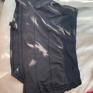 black lululemon skirt (pace rival)